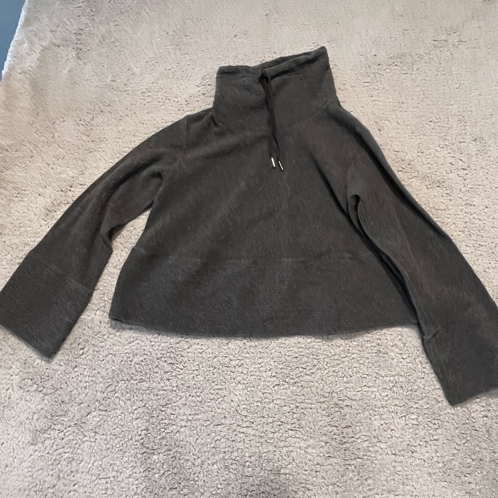 Lululemon Retreat Yourself Pullover size XS/S